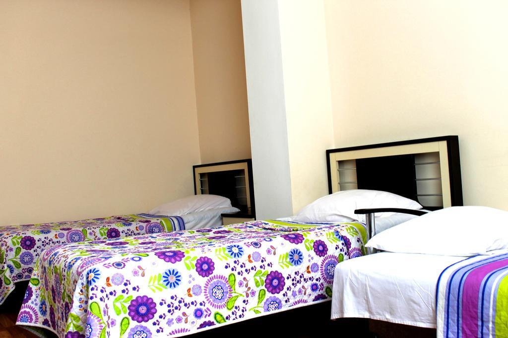 Max Comfort Hotel Kutaissi Zimmer foto