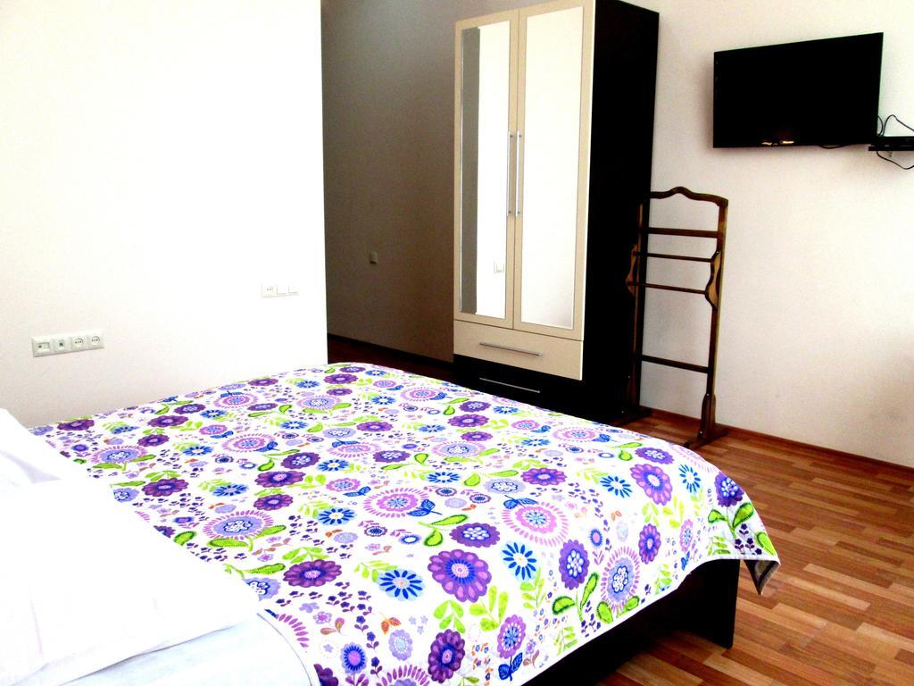 Max Comfort Hotel Kutaissi Zimmer foto